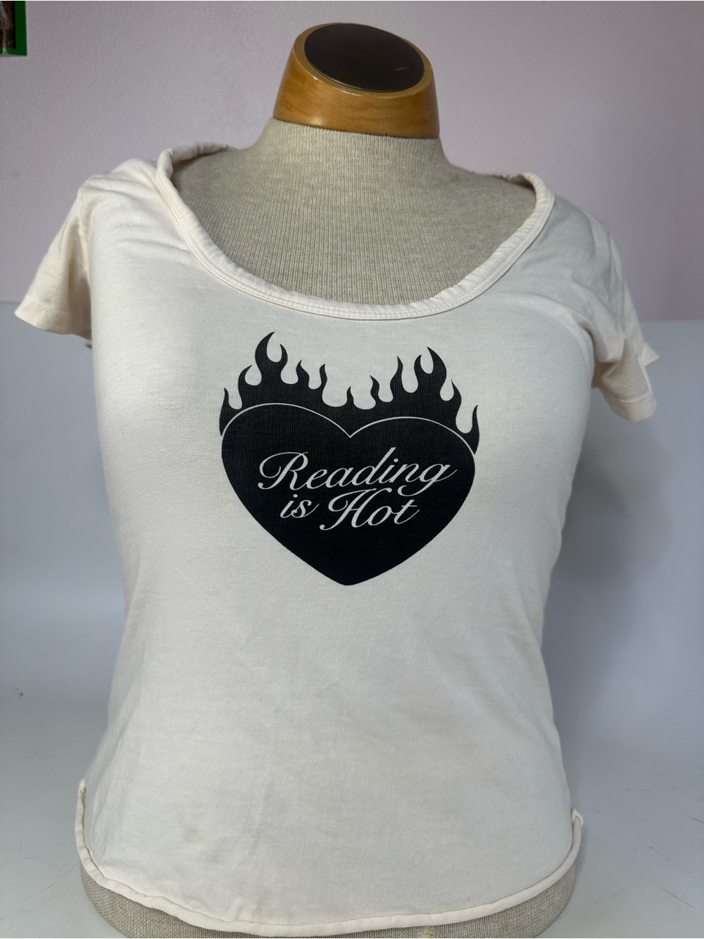 Cream 'Reading Is Hot' Graphic Crop Top